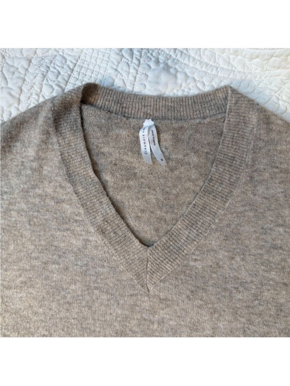Dreamers by Debut Beige Sweater V Neck Fuzzy Knit Cozy Pullover Medium - Picture 5 of 12